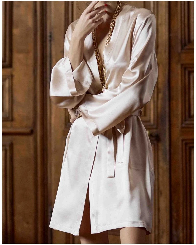 Déshabillé 100% Soie Tracy Marjolaine (Sable) 3 Déshabillé 100% Soie Tracy Marjolaine (Sable) – Image 3