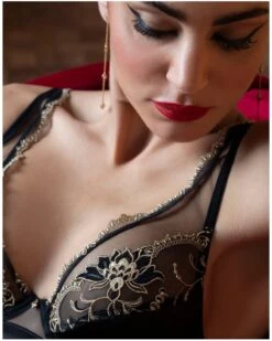 Soutien-gorge Glamour En Soie Lise Charmel Eblouissante Icone (Or Nuit) -Sloggi Soldes Boutique soutien gorge glamour en soie lise charmel eblouissante icone or nuit 7