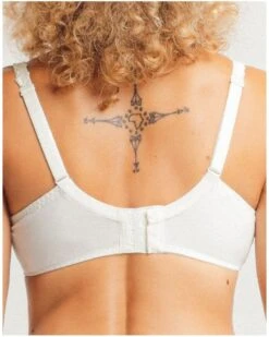 Soutien-gorge Moulé Louisa Bracq Electric Waves (Nacre) 12 Soutien-gorge Moulé Louisa Bracq Electric Waves (Nacre) -Sloggi Soldes Boutique soutien gorge moule louisa bracq electric waves nacre 4