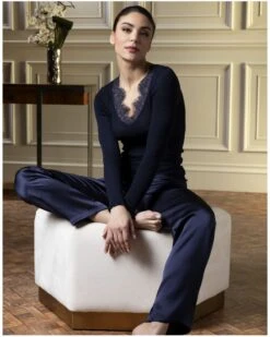 Tee-shirt Manches Longues Laine Et Soie Lise Charmel Plaisir Caresse (Pierre Bleue) 14 Tee-shirt Manches Longues Laine Et Soie Lise Charmel Plaisir Caresse (Pierre Bleue) -Sloggi Soldes Boutique tee shirt manches longues laine et soie lise charmel plaisir caresse pierre bleue 5