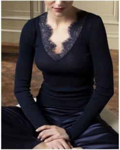 Tee-shirt Manches Longues Laine Et Soie Lise Charmel Plaisir Caresse (Pierre Bleue) 16 Tee-shirt Manches Longues Laine Et Soie Lise Charmel Plaisir Caresse (Pierre Bleue) -Sloggi Soldes Boutique tee shirt manches longues laine et soie lise charmel plaisir caresse pierre bleue 7