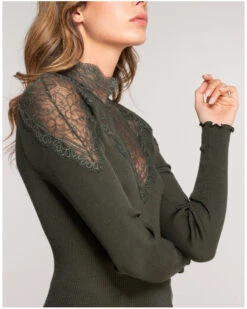 Top Col Montant Laine Et Soie En Dentelle Leavers Oscalito 7409 (Forêt) -Sloggi Soldes Boutique top col montant laine et soie en dentelle leavers oscalito 7409 foret 2